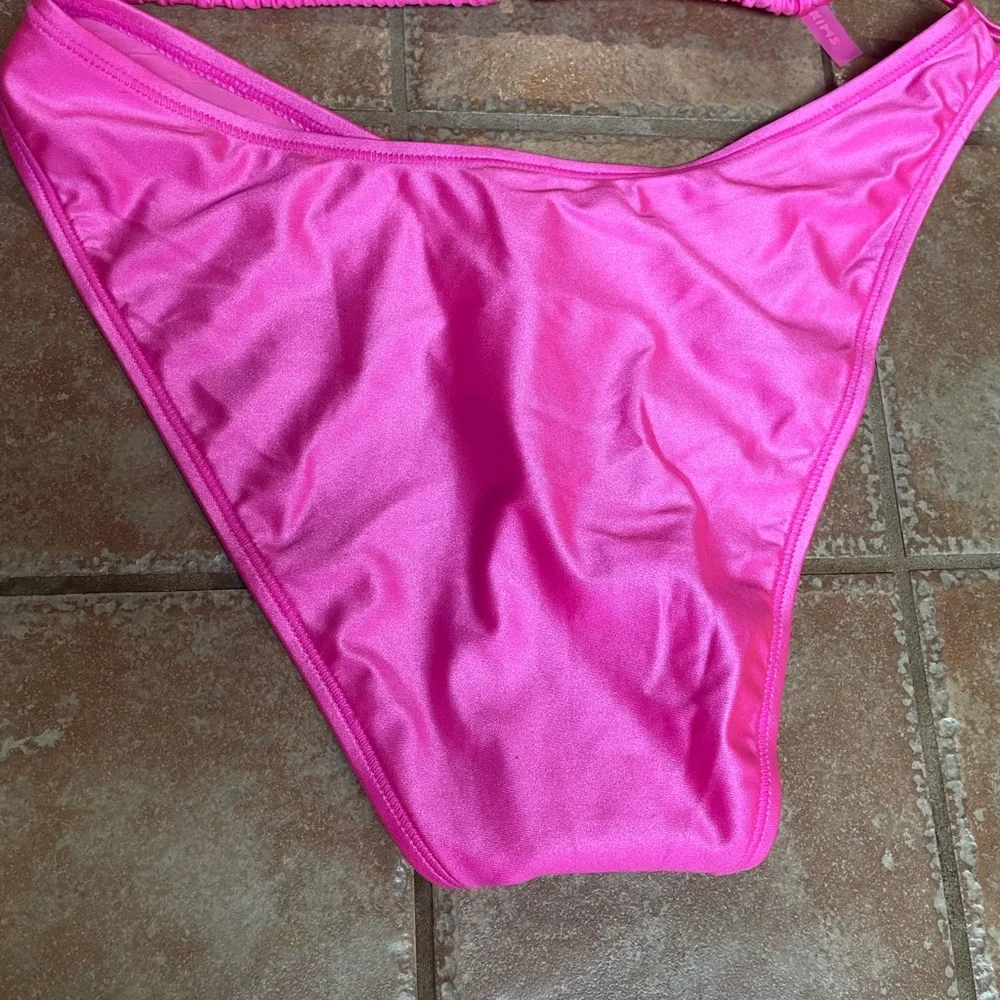 SKIMS TRIANGLE BIKINI TOP AND BOTTOM NEW WITH TAGS